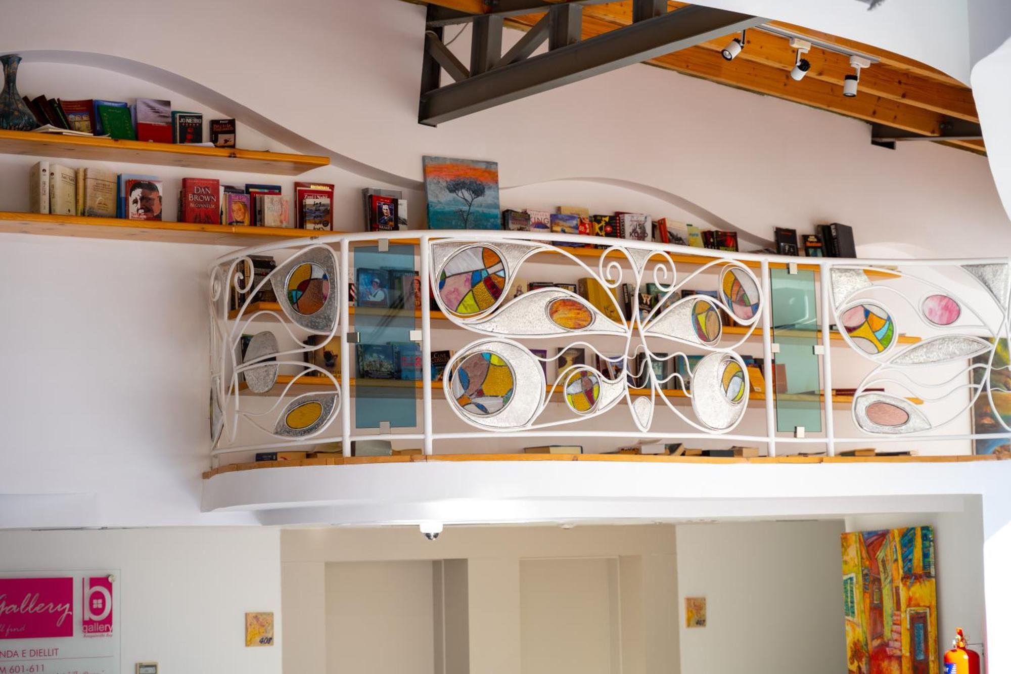 Bougainville Bay Hotel ซารานเดอ ภายนอก รูปภาพ A balcony