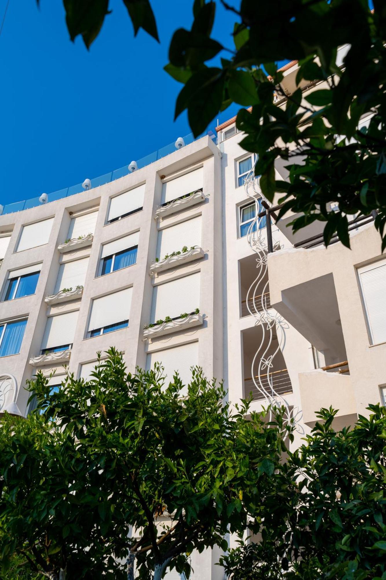 Bougainville Bay Hotel ซารานเดอ ภายนอก รูปภาพ The building of the university library