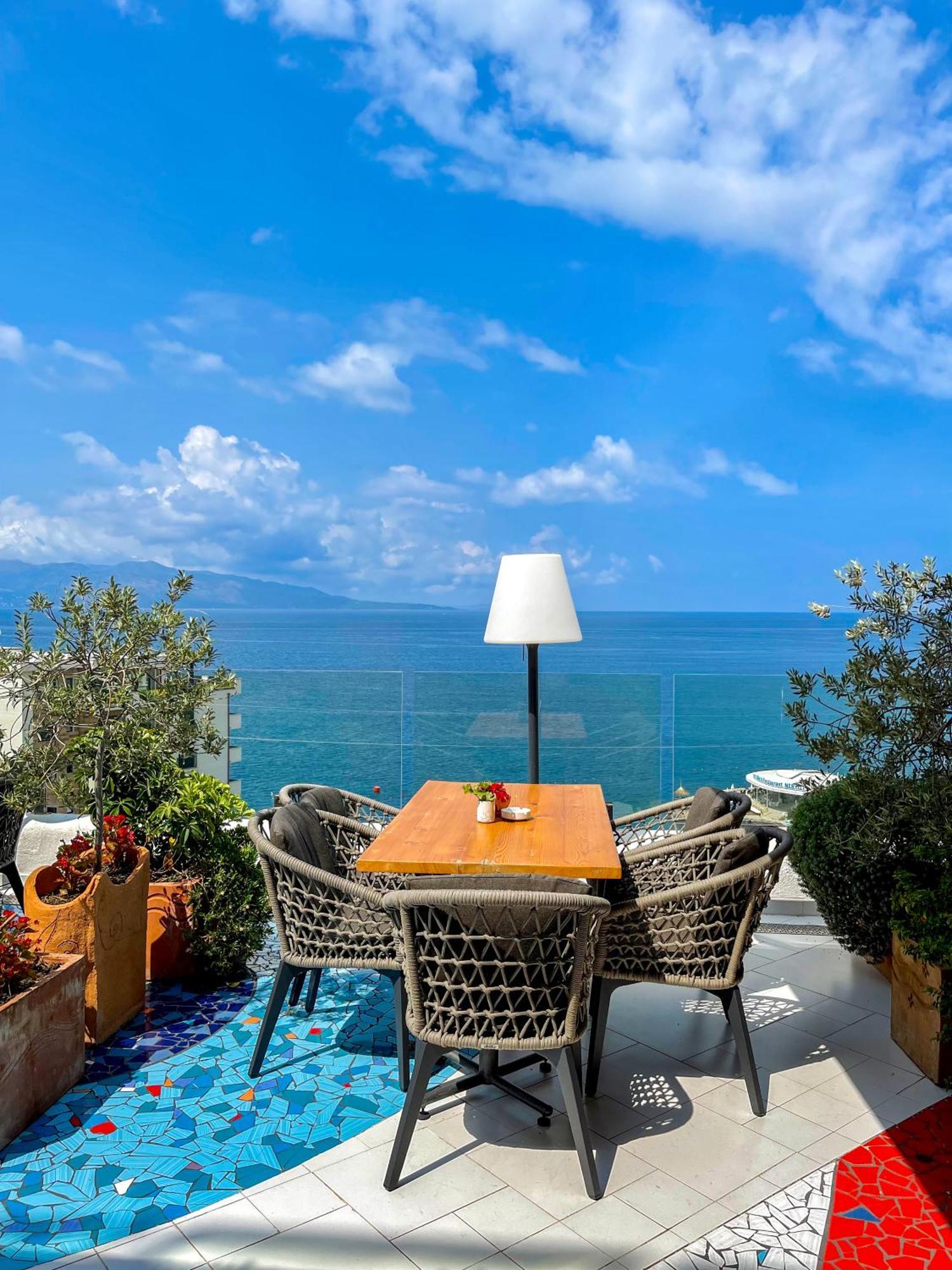Bougainville Bay Hotel ซารานเดอ ภายนอก รูปภาพ View from the hotel