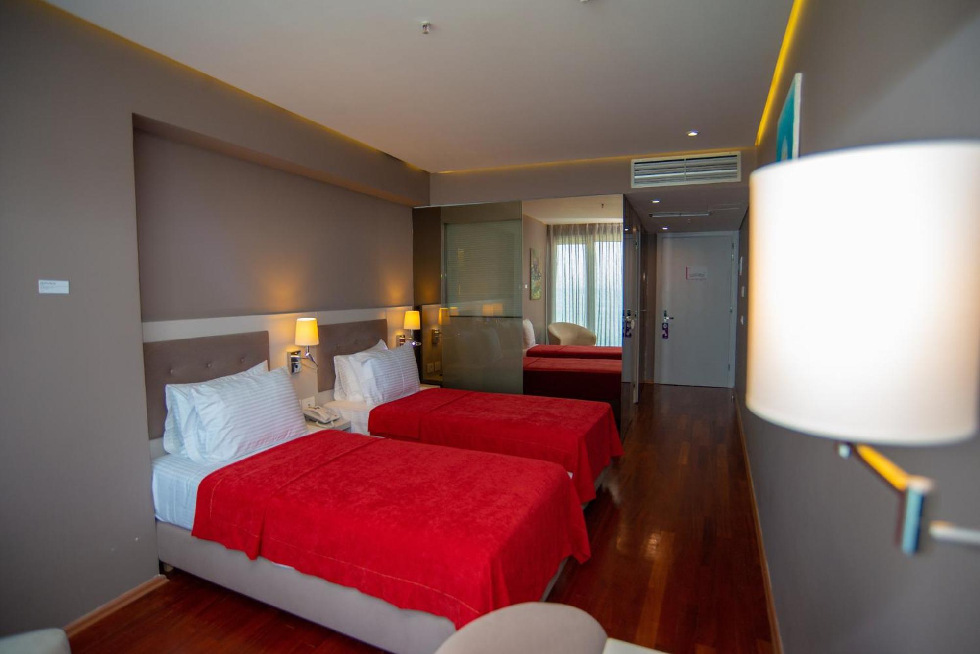 Bougainville Bay Hotel ซารานเดอ ห้อง รูปภาพ A room at the hotel
