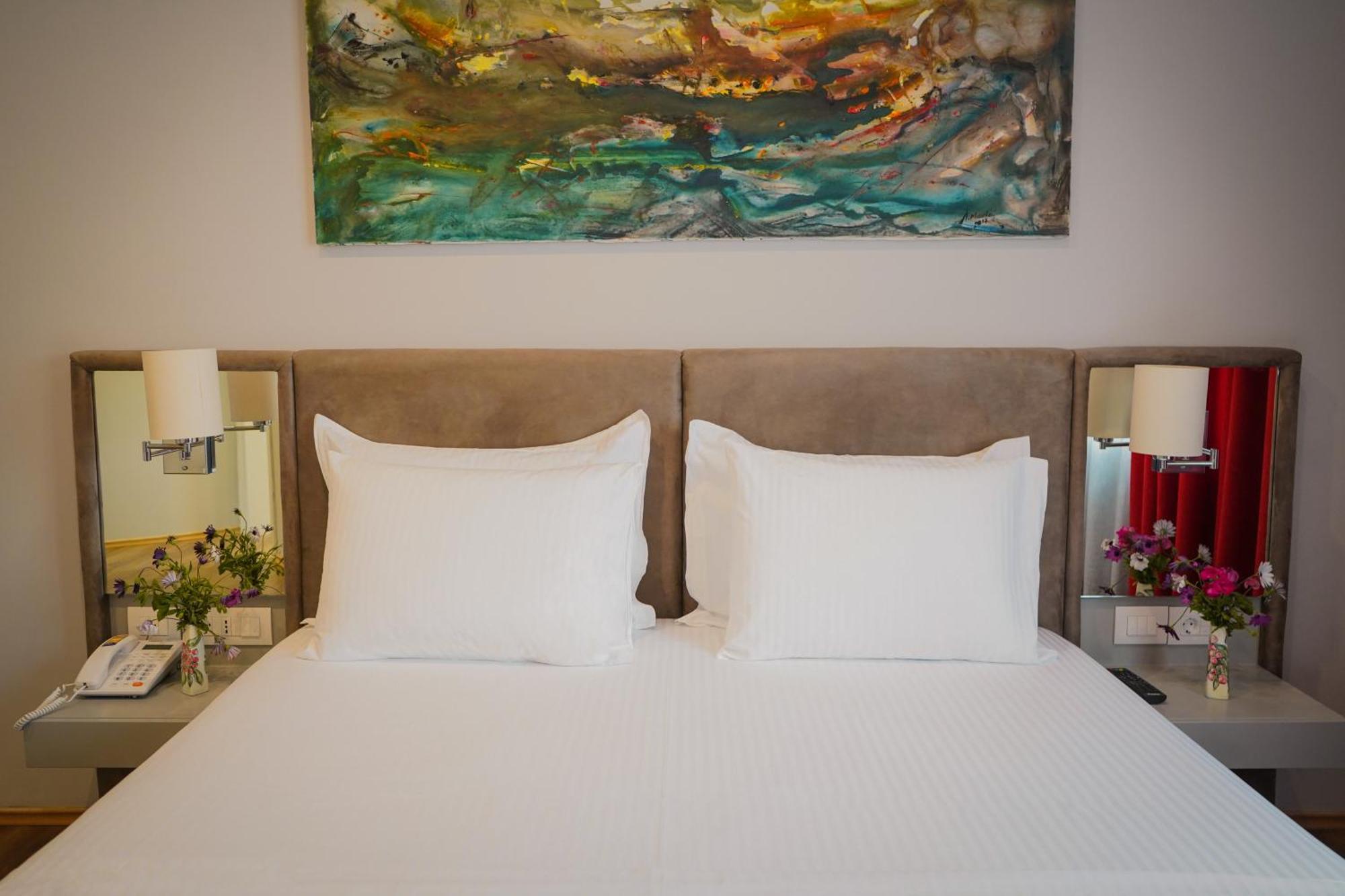 Bougainville Bay Hotel ซารานเดอ ภายนอก รูปภาพ