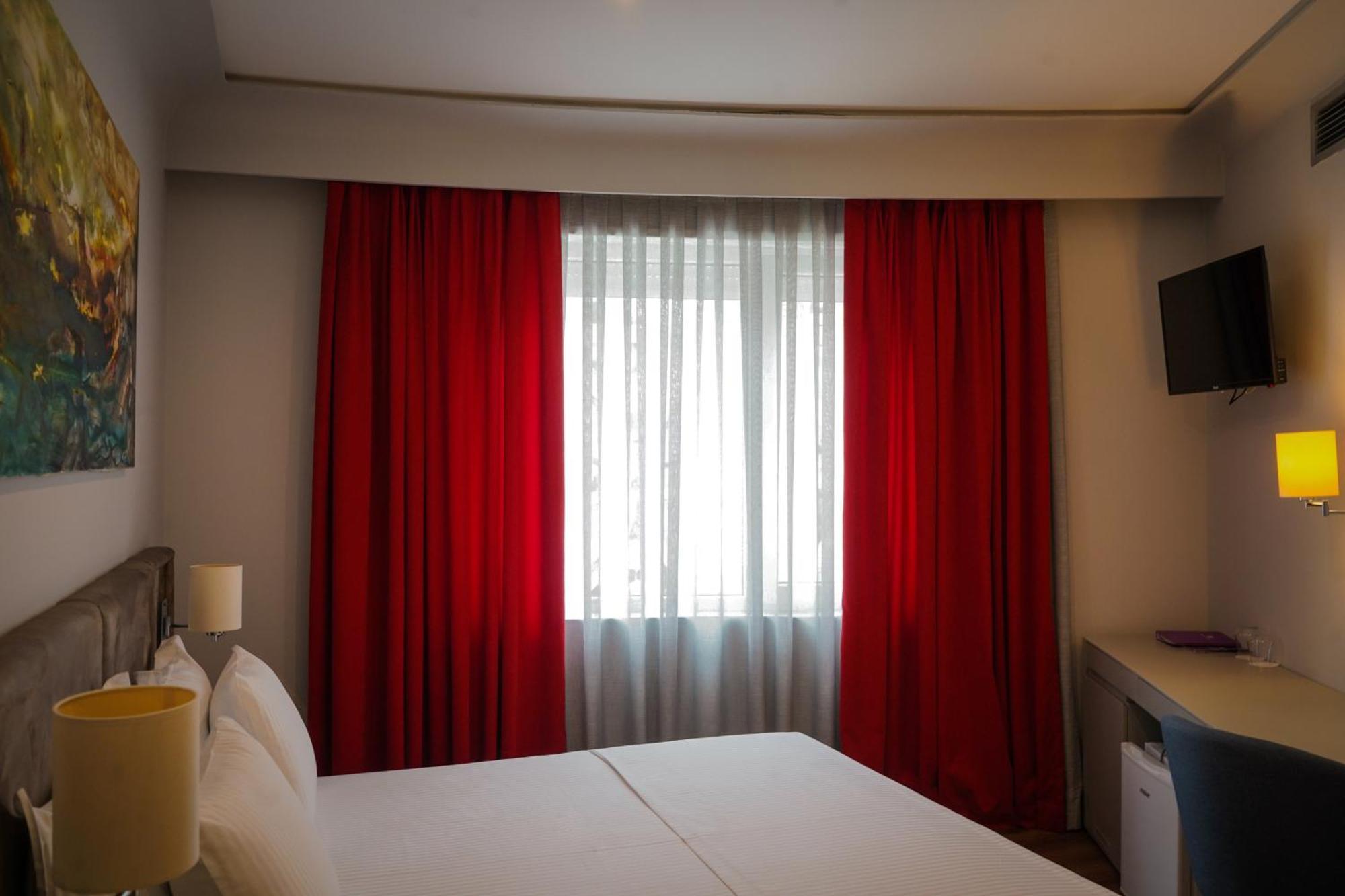 Bougainville Bay Hotel ซารานเดอ ภายนอก รูปภาพ