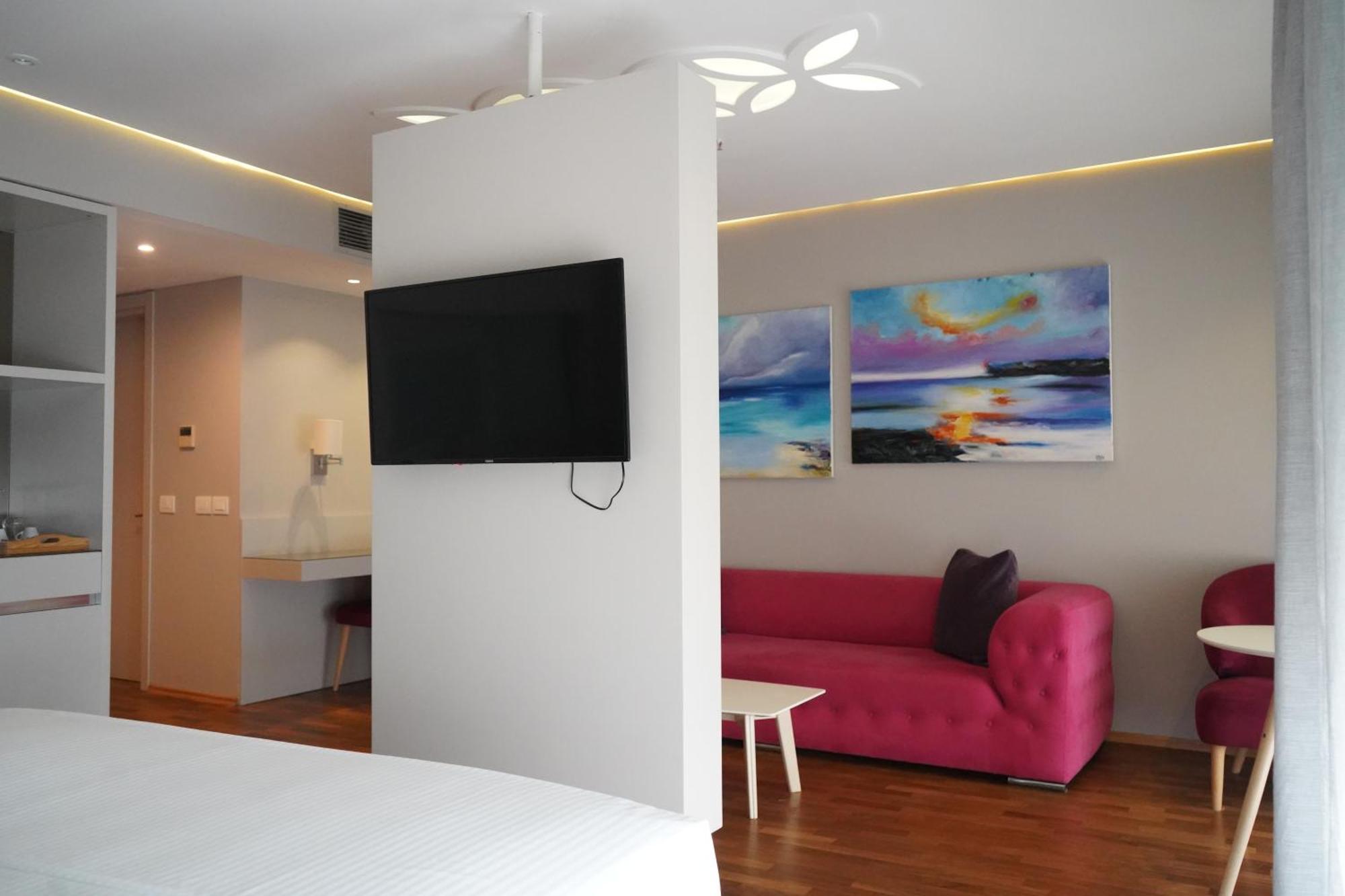 Bougainville Bay Hotel ซารานเดอ ภายนอก รูปภาพ