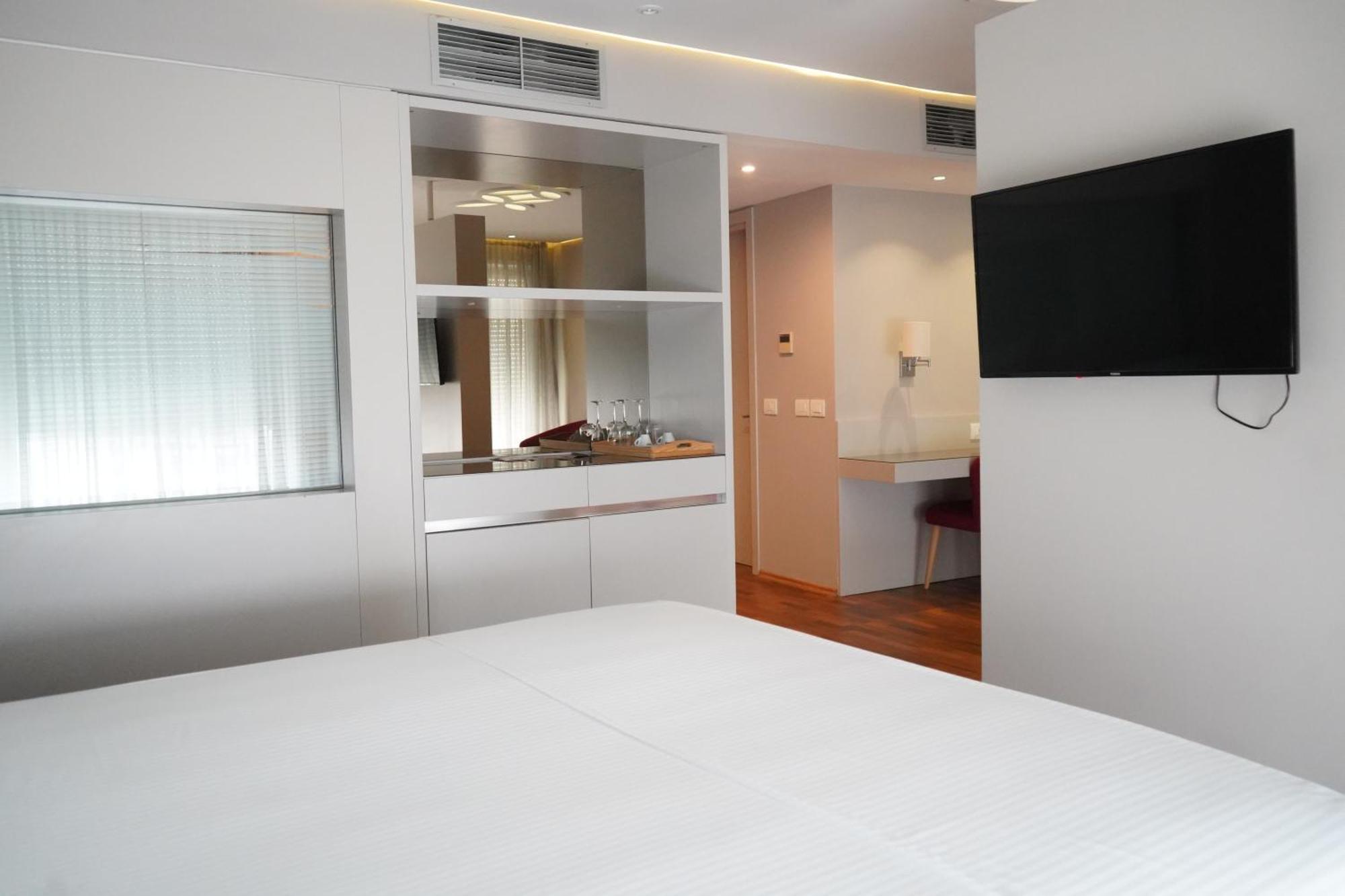 Bougainville Bay Hotel ซารานเดอ ภายนอก รูปภาพ